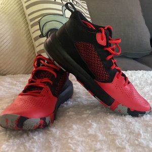 Men’s Under Armour Lockdown 5 Basketball Shoe- 9.5- worn twice indoors